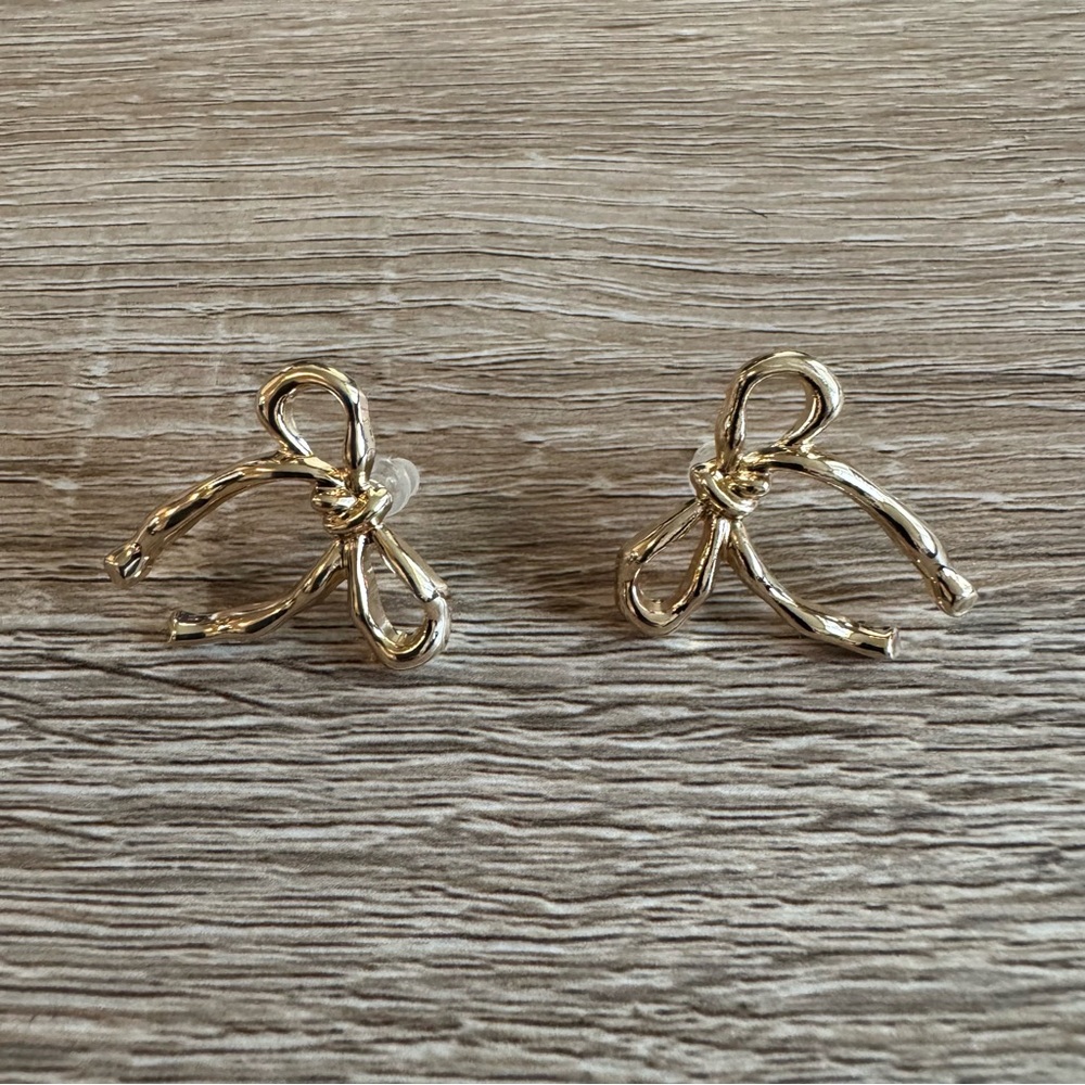 Elegant Gold Bow Earrings